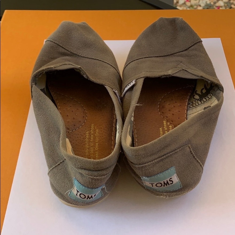Toms shoes